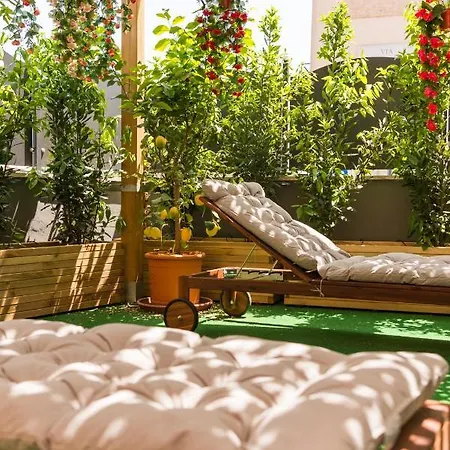 The Garden Regency 펜션