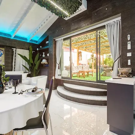 Сasa de vacaciones The Garden Regency *