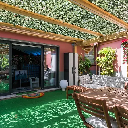 Сasa de vacaciones The Garden Regency *