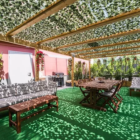 The Garden Regency بيت للعطل *